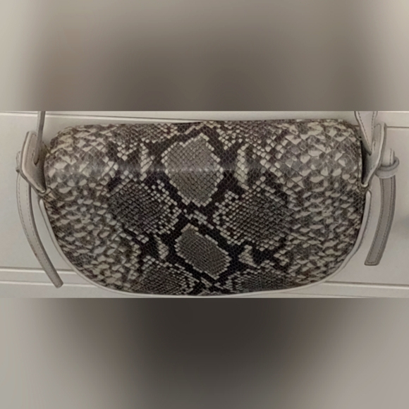 Banana Republic Italian leather snakeskin print shoulder strap purse used - Picture 5 of 10